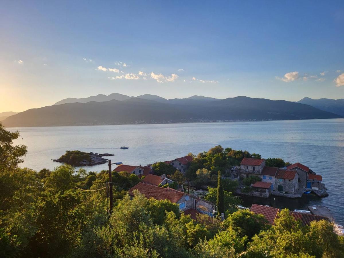 Holiday Home Brinic Τίβατ Εξωτερικό φωτογραφία