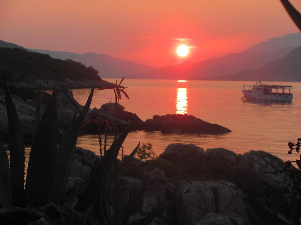 Holiday Home Brinic Τίβατ Δωμάτιο φωτογραφία
