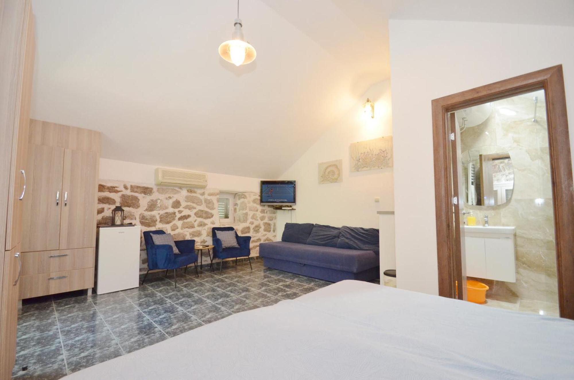 Holiday Home Brinic Τίβατ Εξωτερικό φωτογραφία